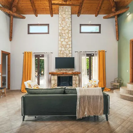 The Walnut Tree With Private Pool 10 Mins Drive From The Villa *