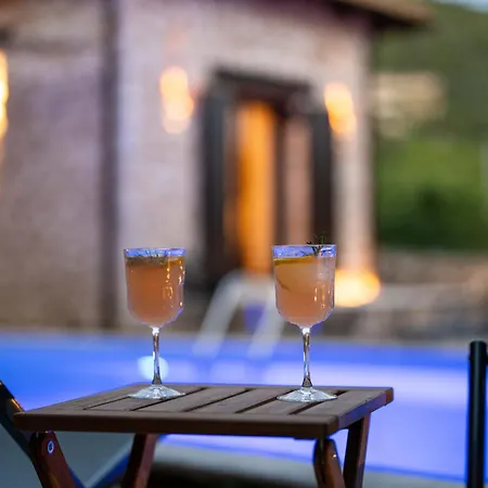 Villa Terra, Private, Luxury With Pool 10 Mins Drive From The