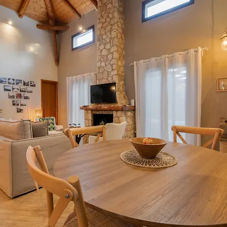 Луксозна вила The Walnut Tree With Private Pool 10 Mins Drive From The *