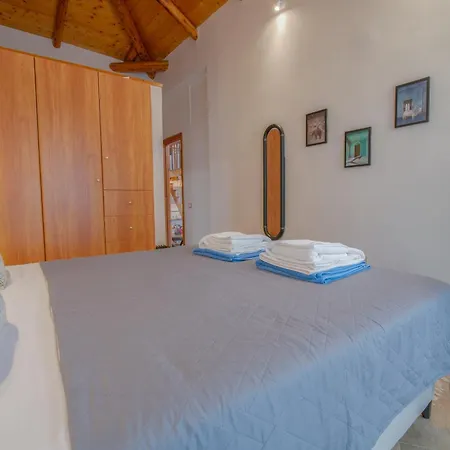 The Walnut Tree With Private Pool 10 Mins Drive From The * Vasiliki (Lefkada)