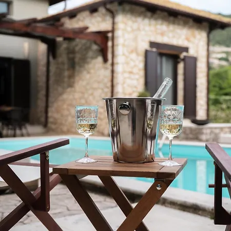 The Walnut Tree With Private Pool 10 Mins Drive From The Villa Vasiliki (Lefkada)